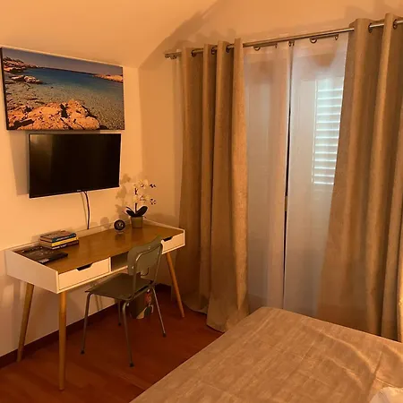 Mansarda Luxury דירה *