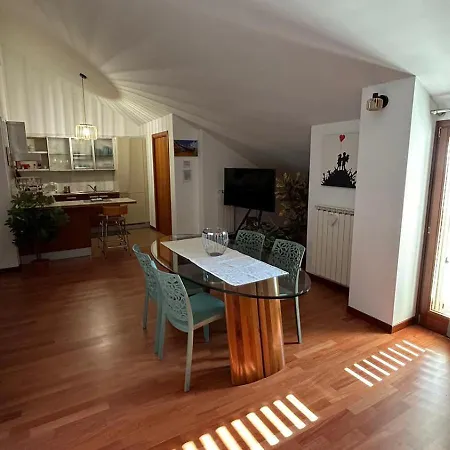 Mansarda Luxury דירה טאראנטו